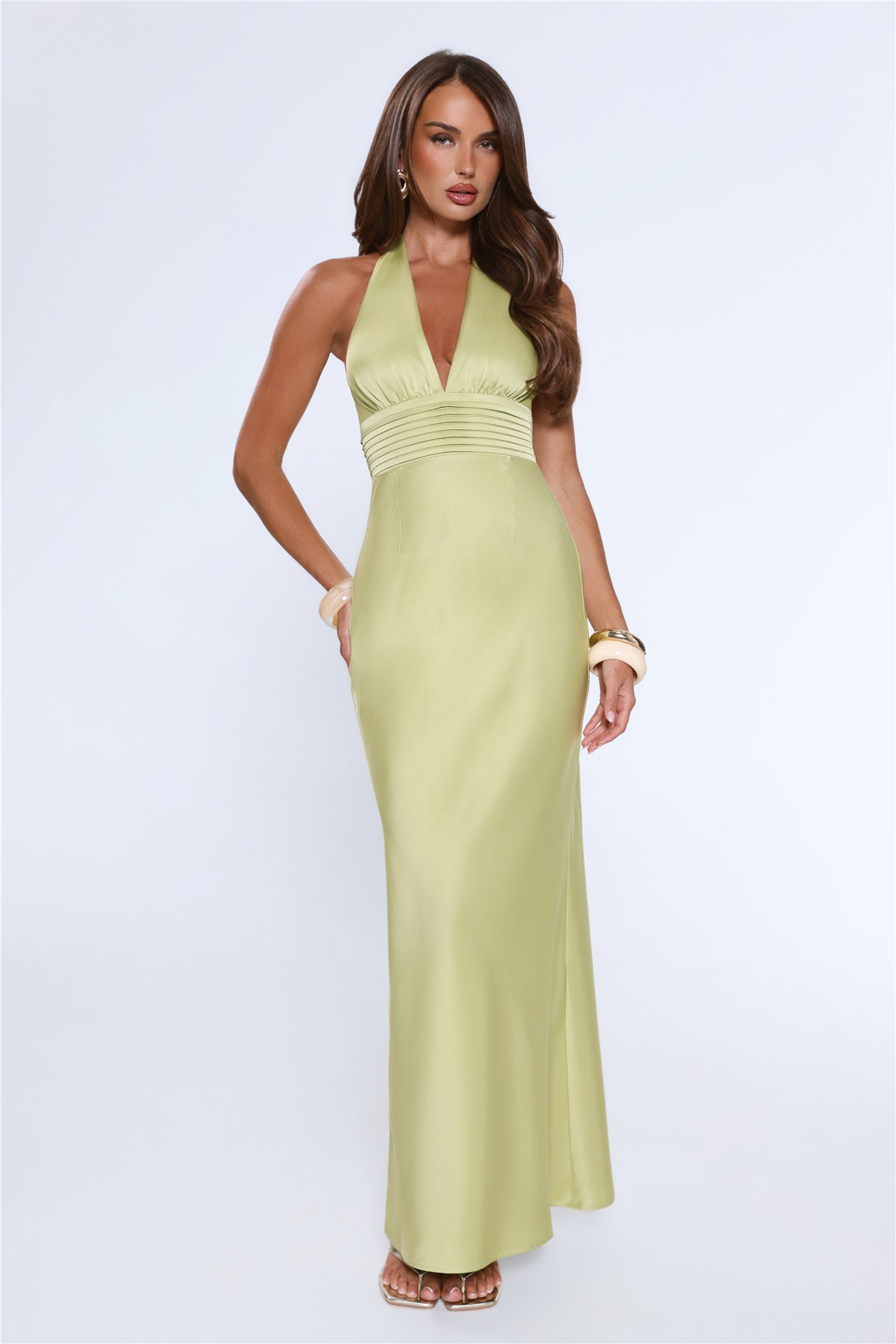 The Evening Standard Vestido Maxi de Cetim com Decote Halter — Verde
