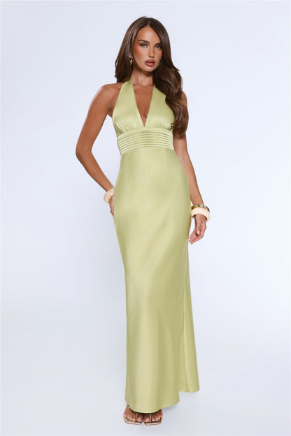 The Evening Standard Vestido Maxi de Cetim com Decote Halter — Verde