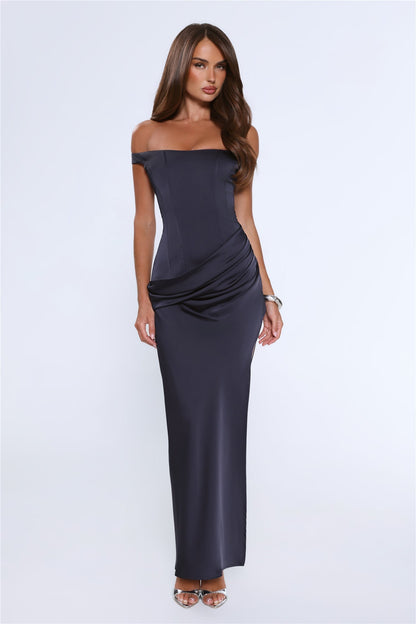 The After Party — Vestido longo ombro a ombro em cetim, azul marinho
