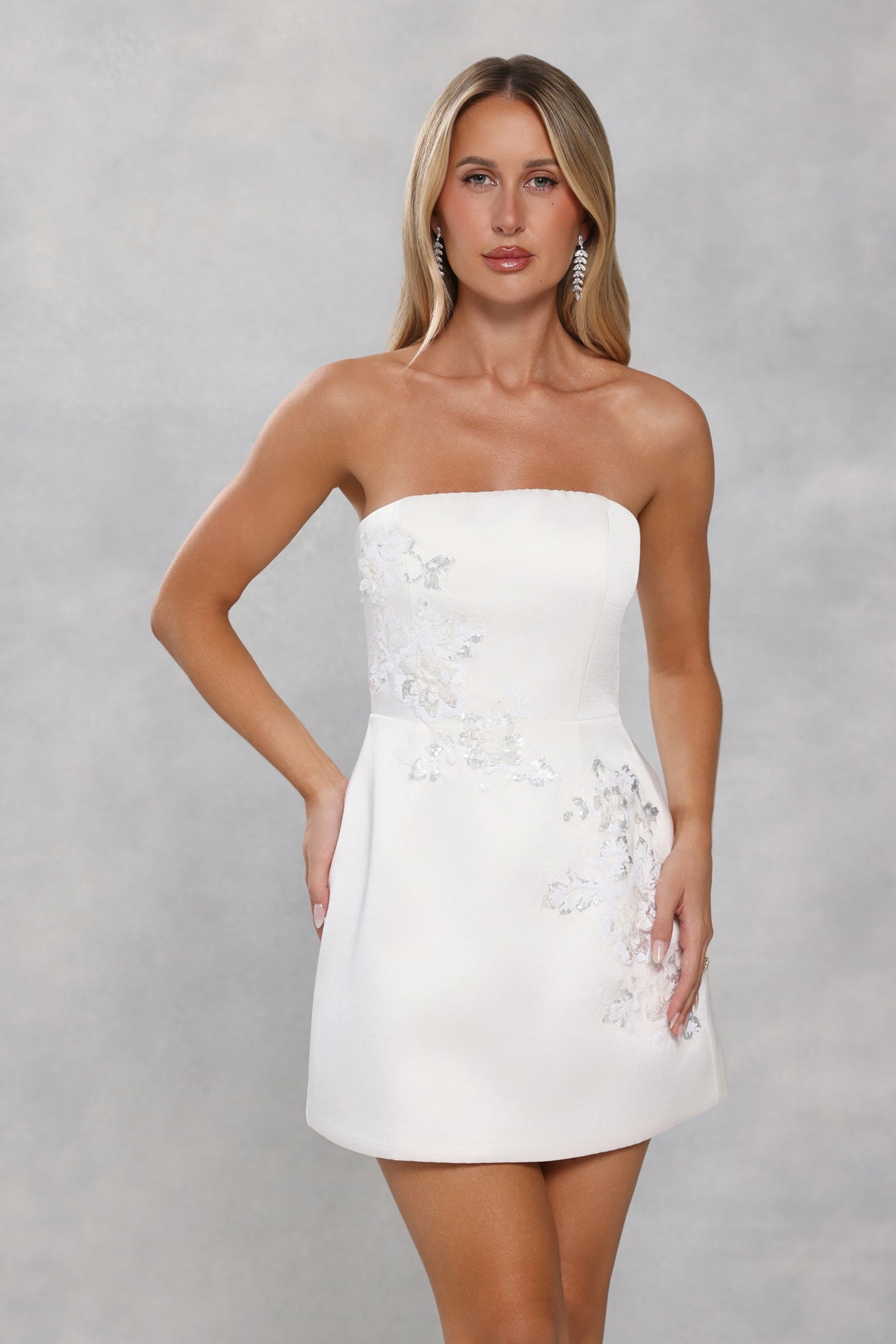 Dusk Desire — Vestido mini tomara-que-caia com aplicações, branco