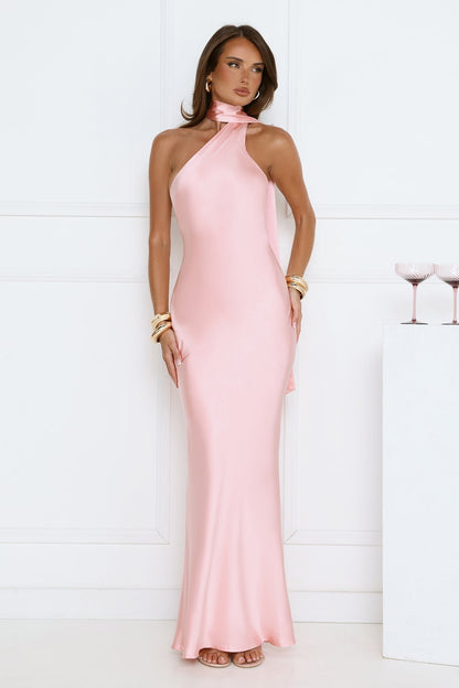 Vestido longo com decote halter em cetim — Glacê de Canela (Rosa)