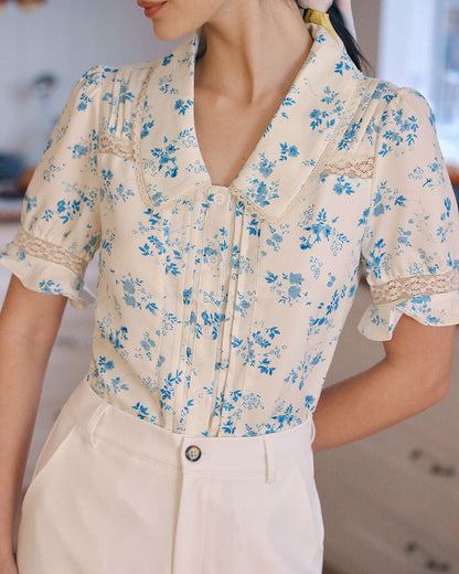 Camisa Floral Plissada com Detalhe em Renda