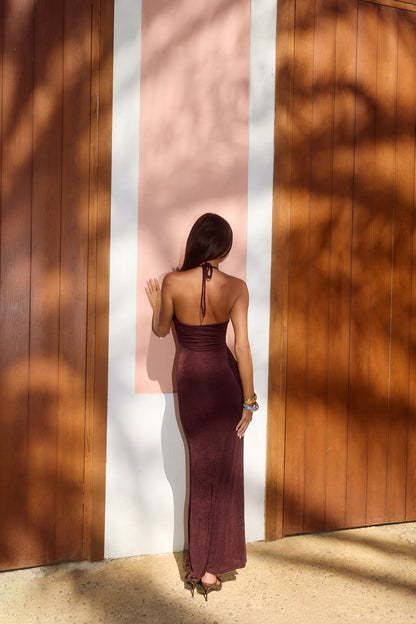Vestido Longo Halter Luxo Refinado — Marrom