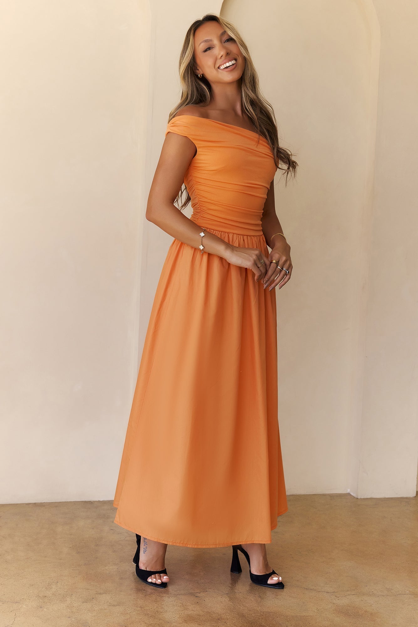 Vestido Longo Ombro a Ombro Camellia Charm - Laranja