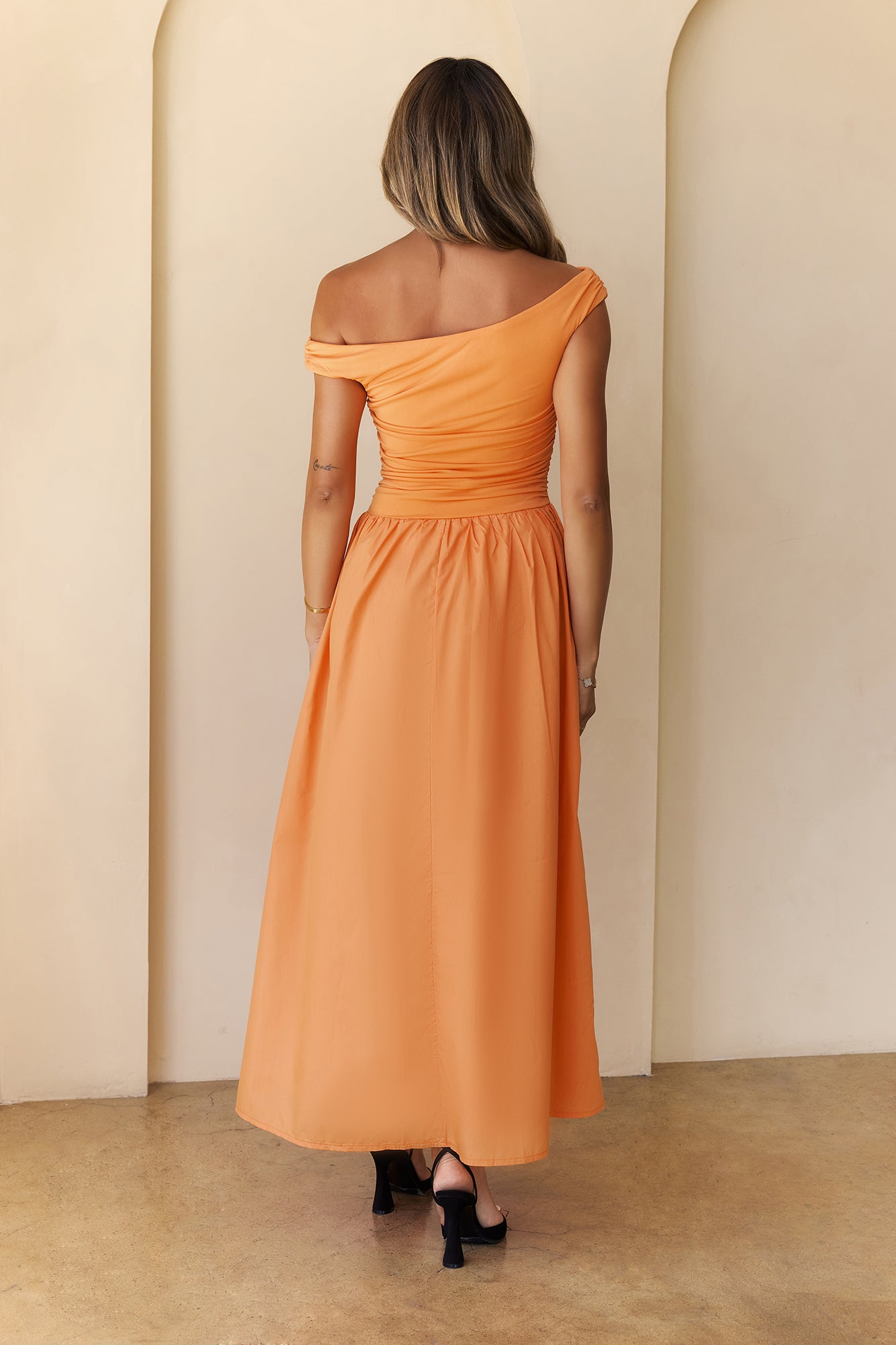 Vestido Longo Ombro a Ombro Camellia Charm - Laranja