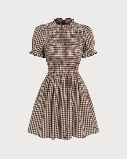 Vestido curto em xadrez vichy café com mangas bufantes