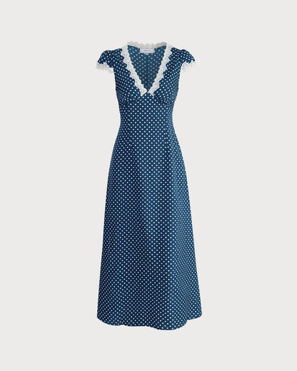 Vestido longo azul marinho em renda com decote V, estampa de poá e franzidos