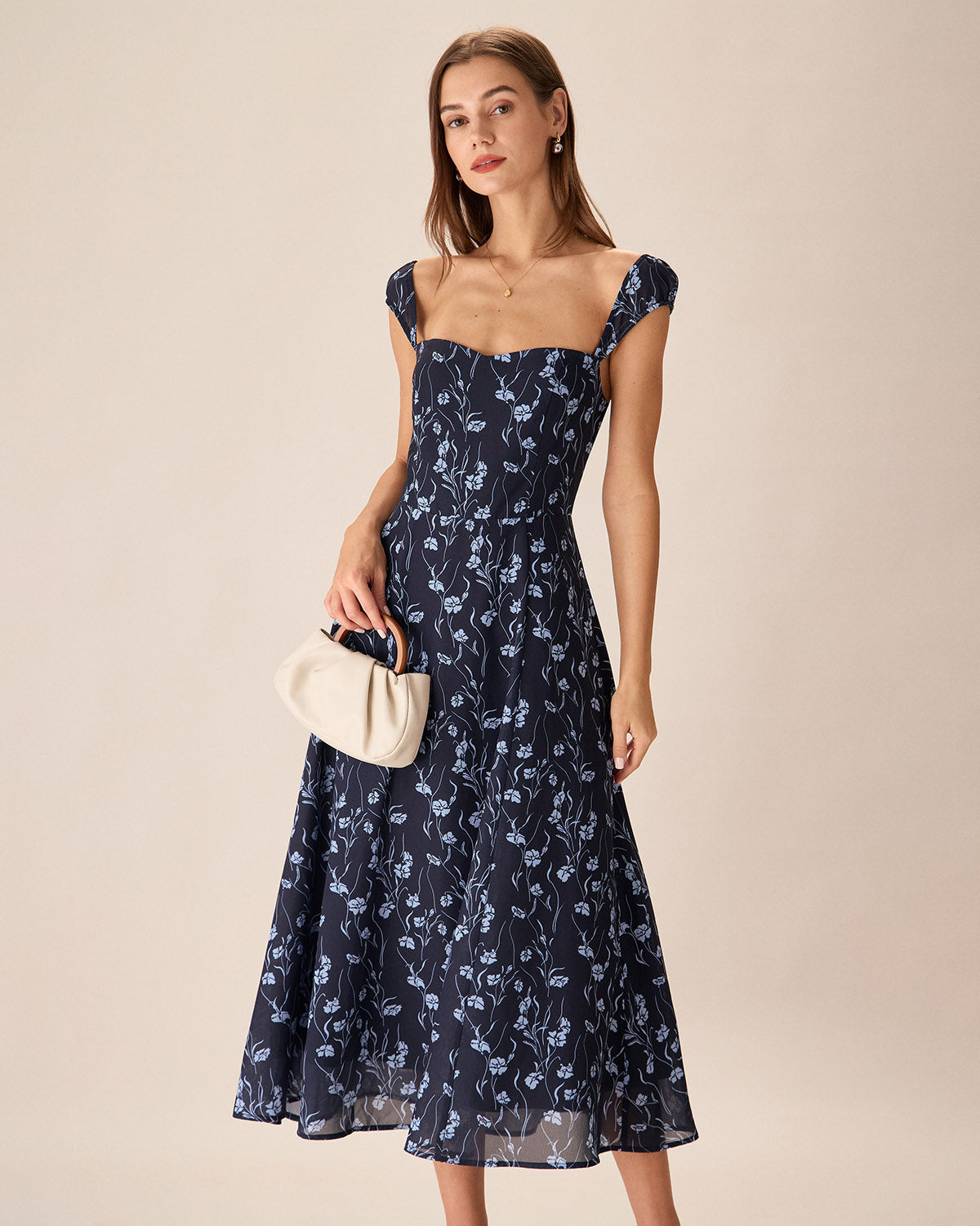Vestido Midi Floral Azul-Marinho com Decote Coração