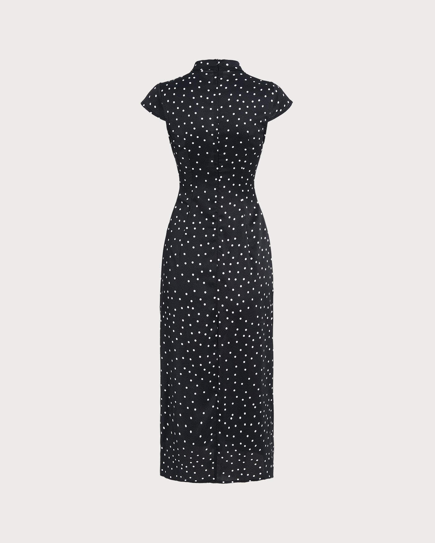 Vestido midi preto com estampa de poá e gola mandarim