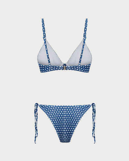 Conjunto de biquíni azul com estampa poá e top com aro