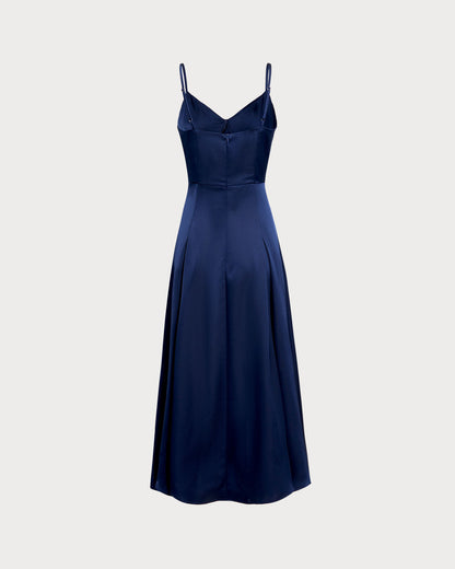 Vestido maxi slip evasê azul-marinho