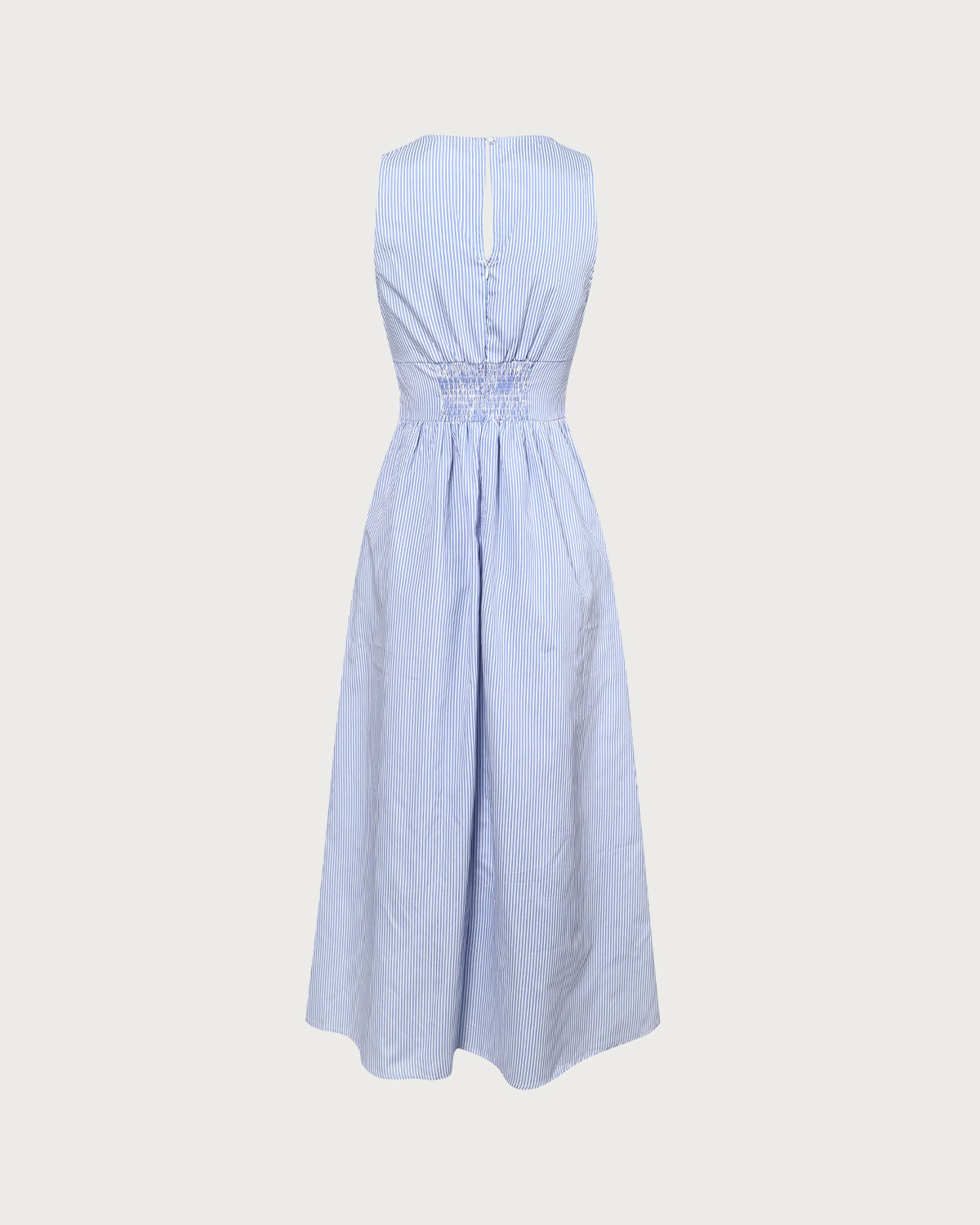 Vestido longo listrado azul com decote em V e franzidos