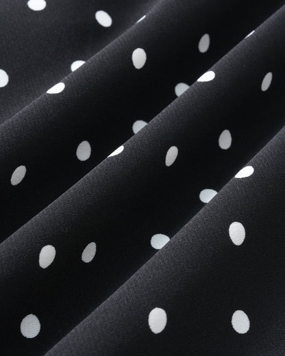 Vestido midi preto com estampa de poá e gola mandarim