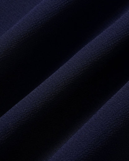 Vestido curto azul com mangas borboleta