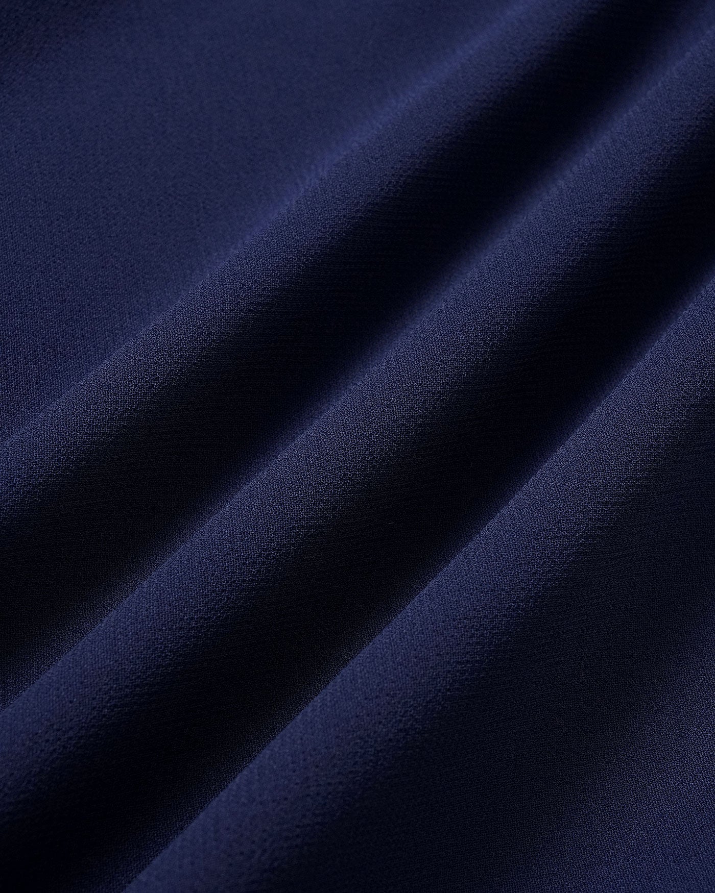 Vestido midi azul com mangas bufantes