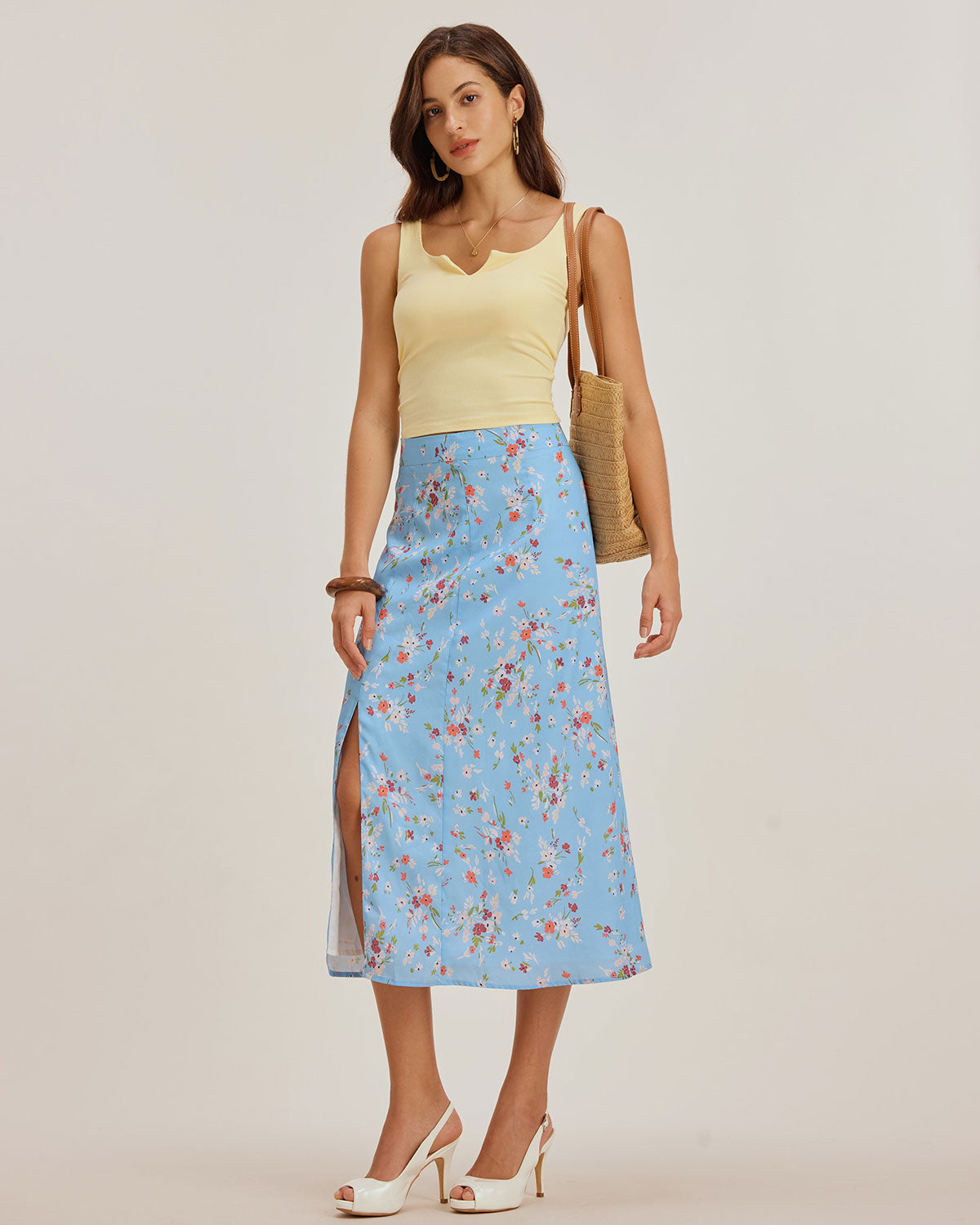 Saia midi evasê floral azul com fenda