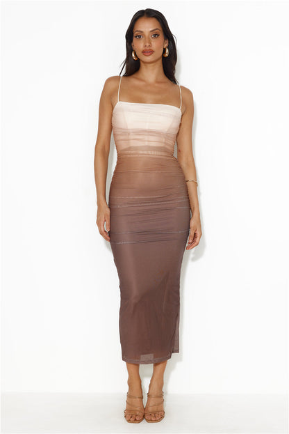 Vestido midi em tule ombré — marrom