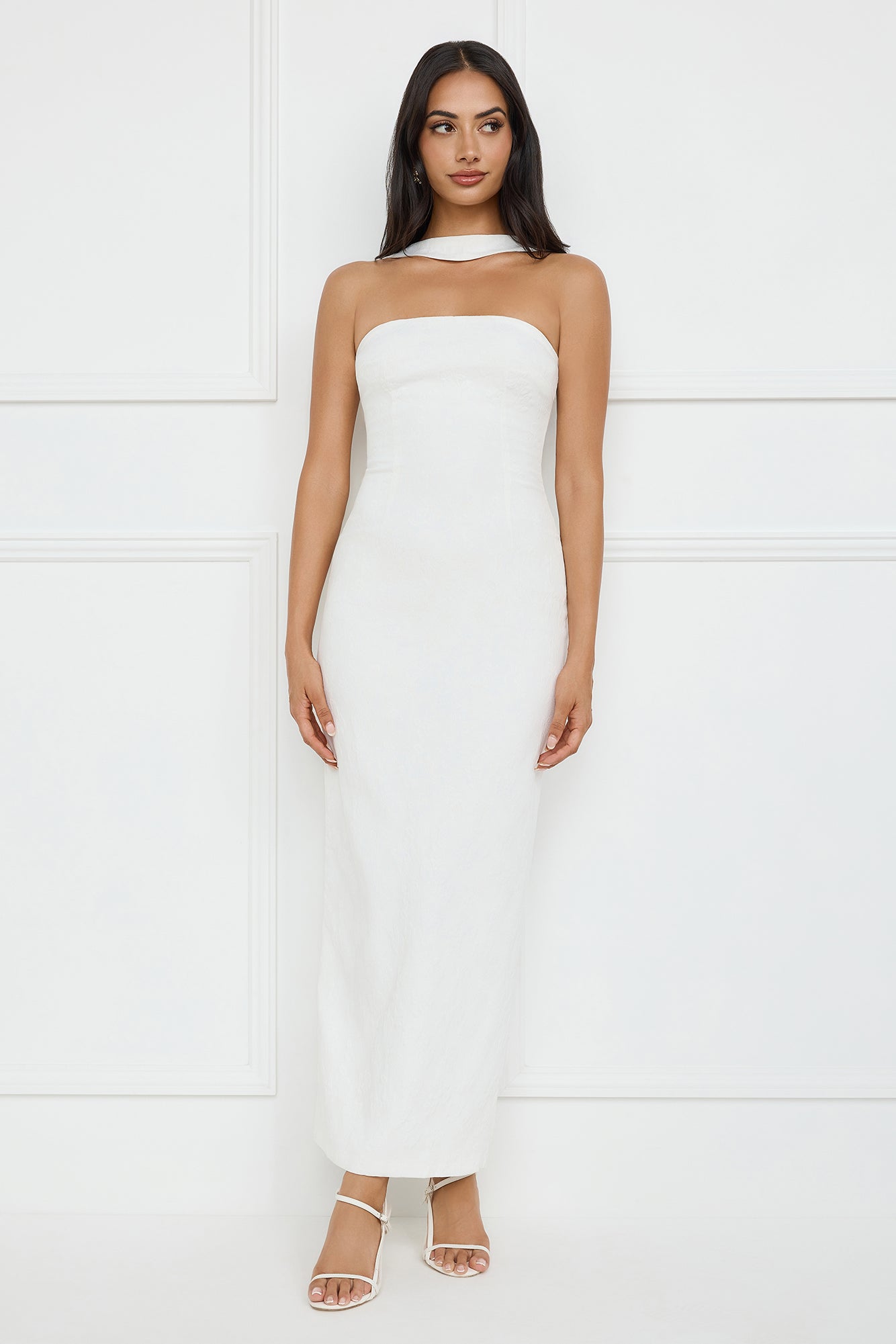 Vestido Longo Halter Estiloso — Branco