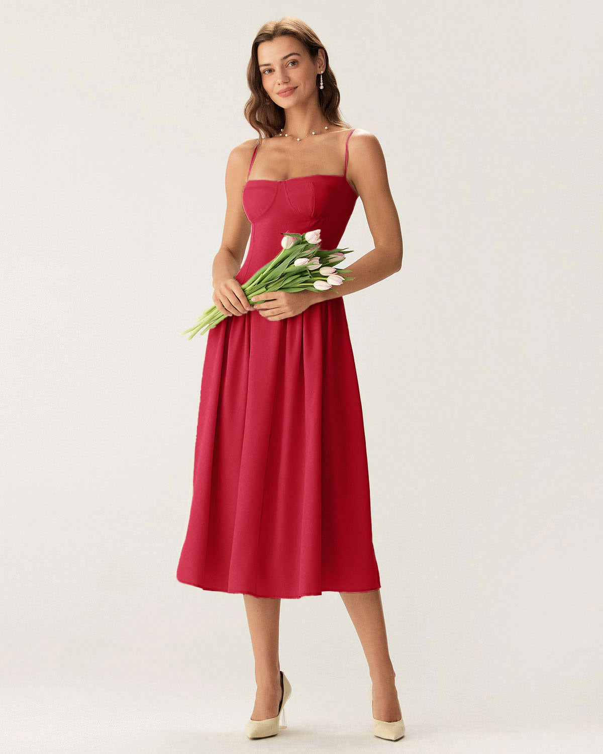 Vestido slip midi vermelho com decote quadrado e bolso