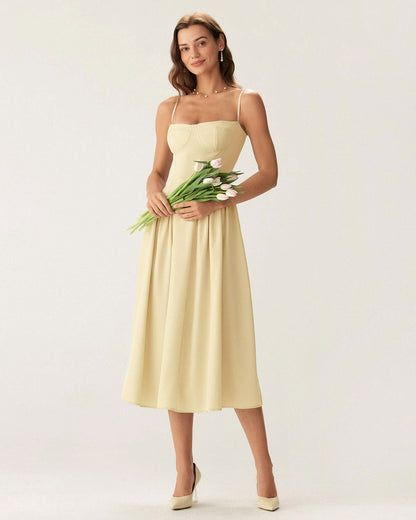 Vestido slip midi com decote quadrado e bolso — Amarelo