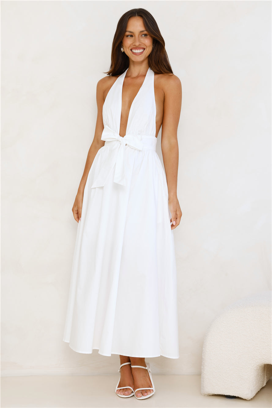 Vestido Midi Sonho ao Luar com Decote Halter — Branco