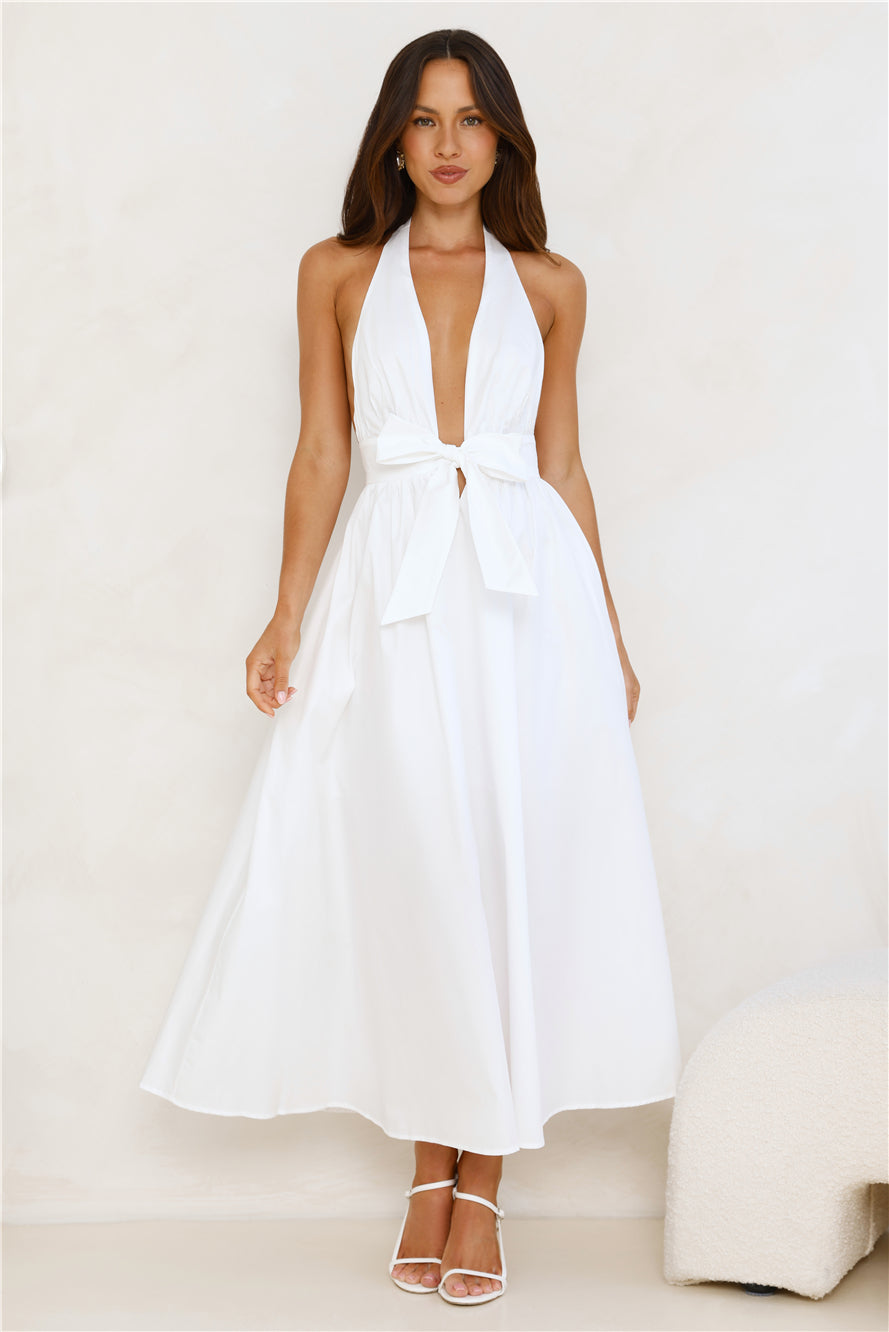 Vestido Midi Sonho ao Luar com Decote Halter — Branco