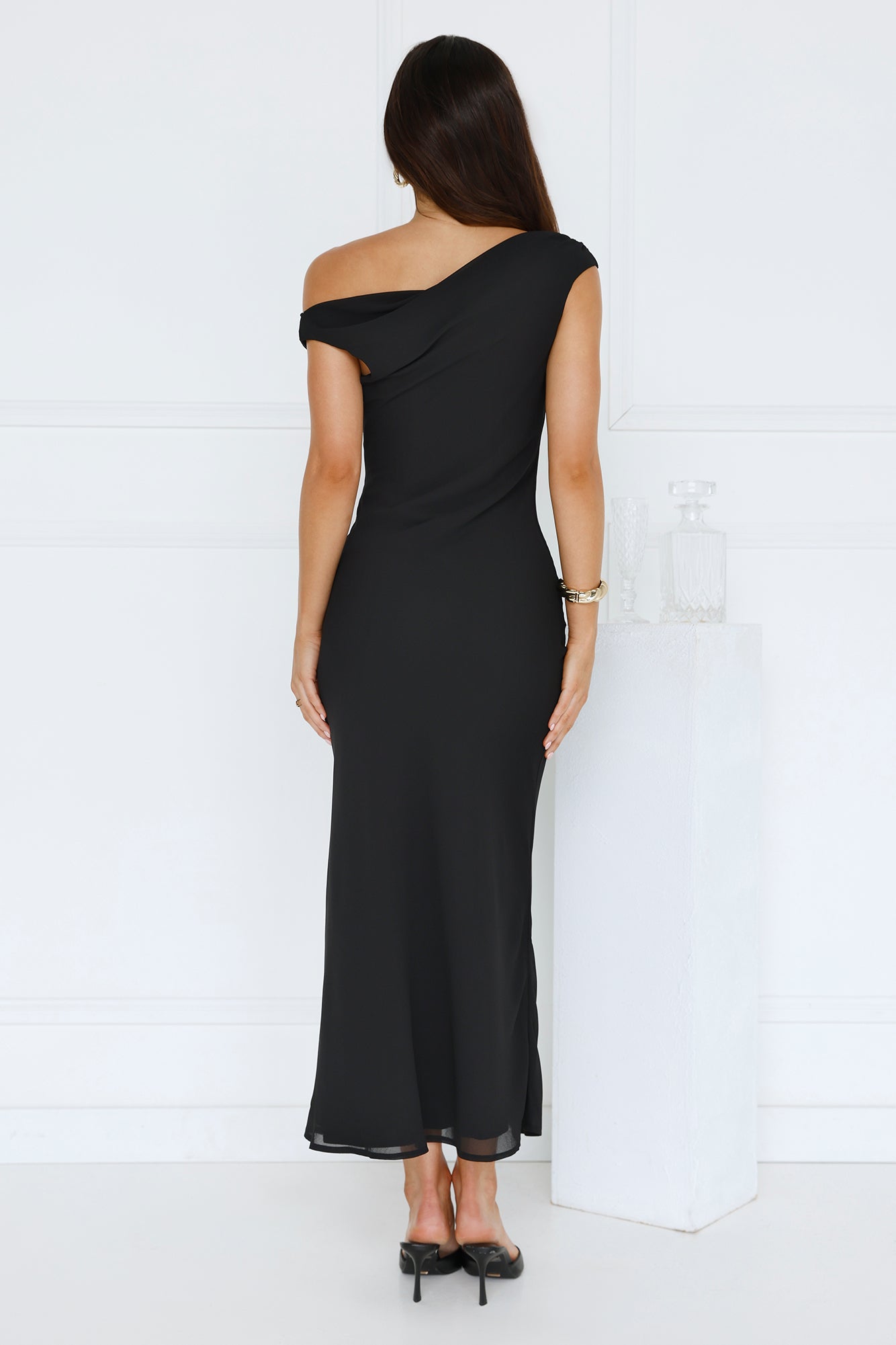 Vestido Midi Xenia Ombro a Ombro — Preto