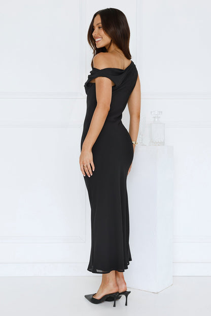 Vestido Midi Xenia Ombro a Ombro — Preto