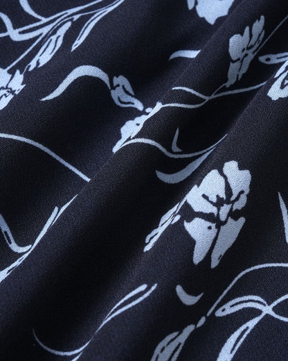 Vestido mini floral com decote coração — Marinho