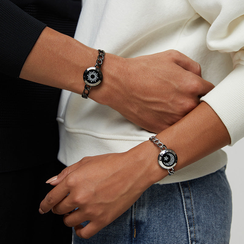 [White Heart Gift Packaging] Sun&Moon Touch Bracelets with Figaro Chain (Black+Silver)