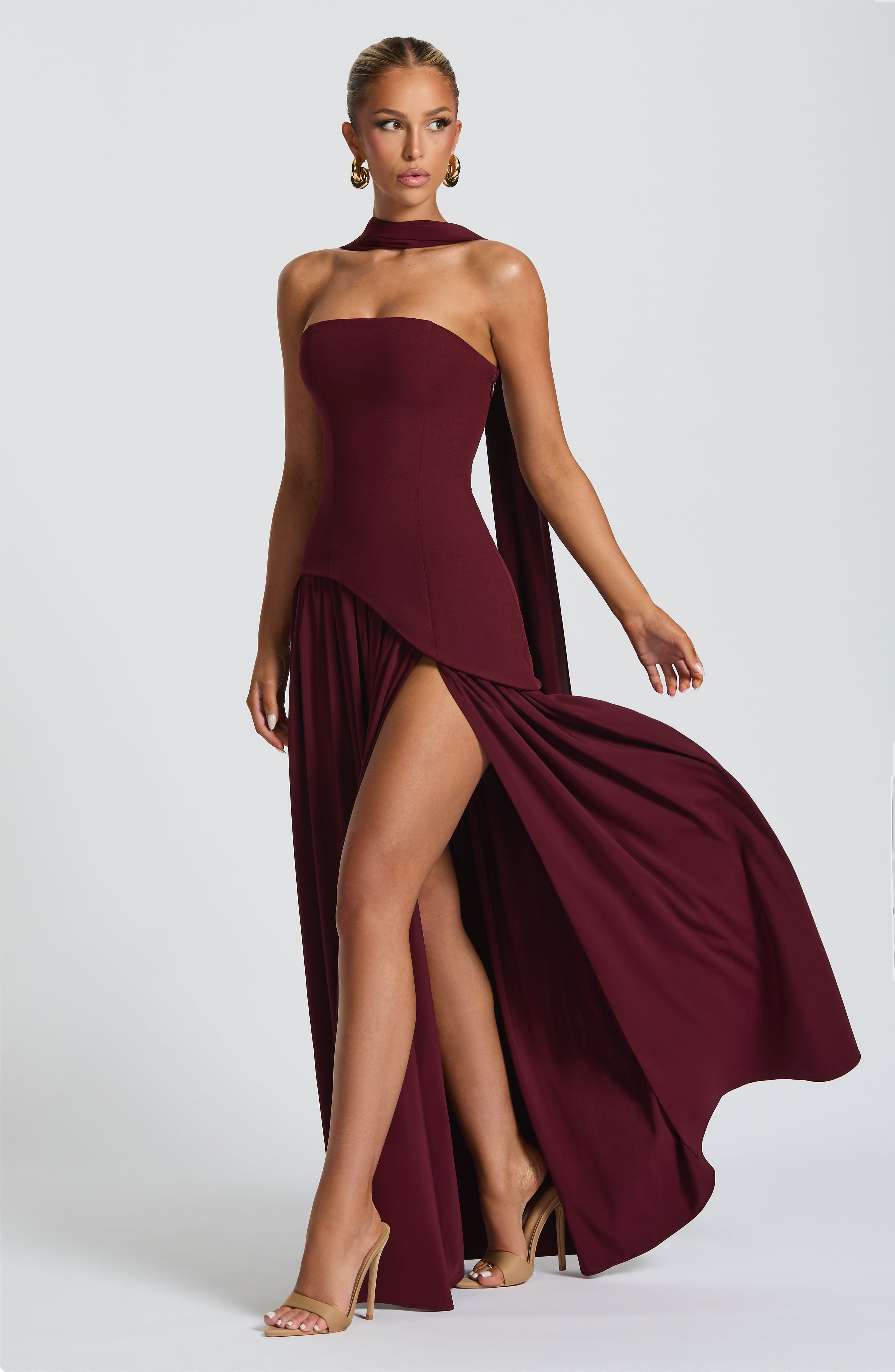 Vestido Longo Maliyah — Laqueado Cereja
