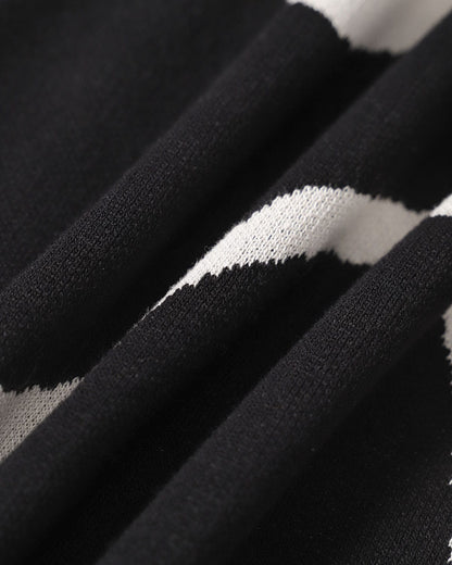 Vestido midi em tricot com barra sereia ondulada — Preto