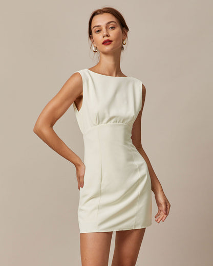Vestido mini com decote canoa e laço nas costas — Bege
