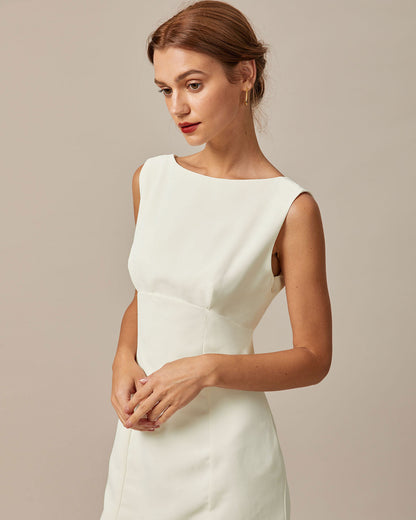 Vestido mini com decote canoa e laço nas costas — Bege