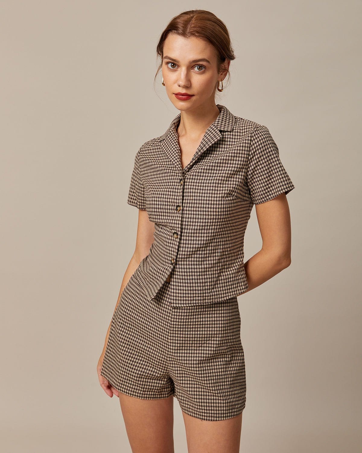 Blusa xadrez Vichy de manga curta com lapela marrom