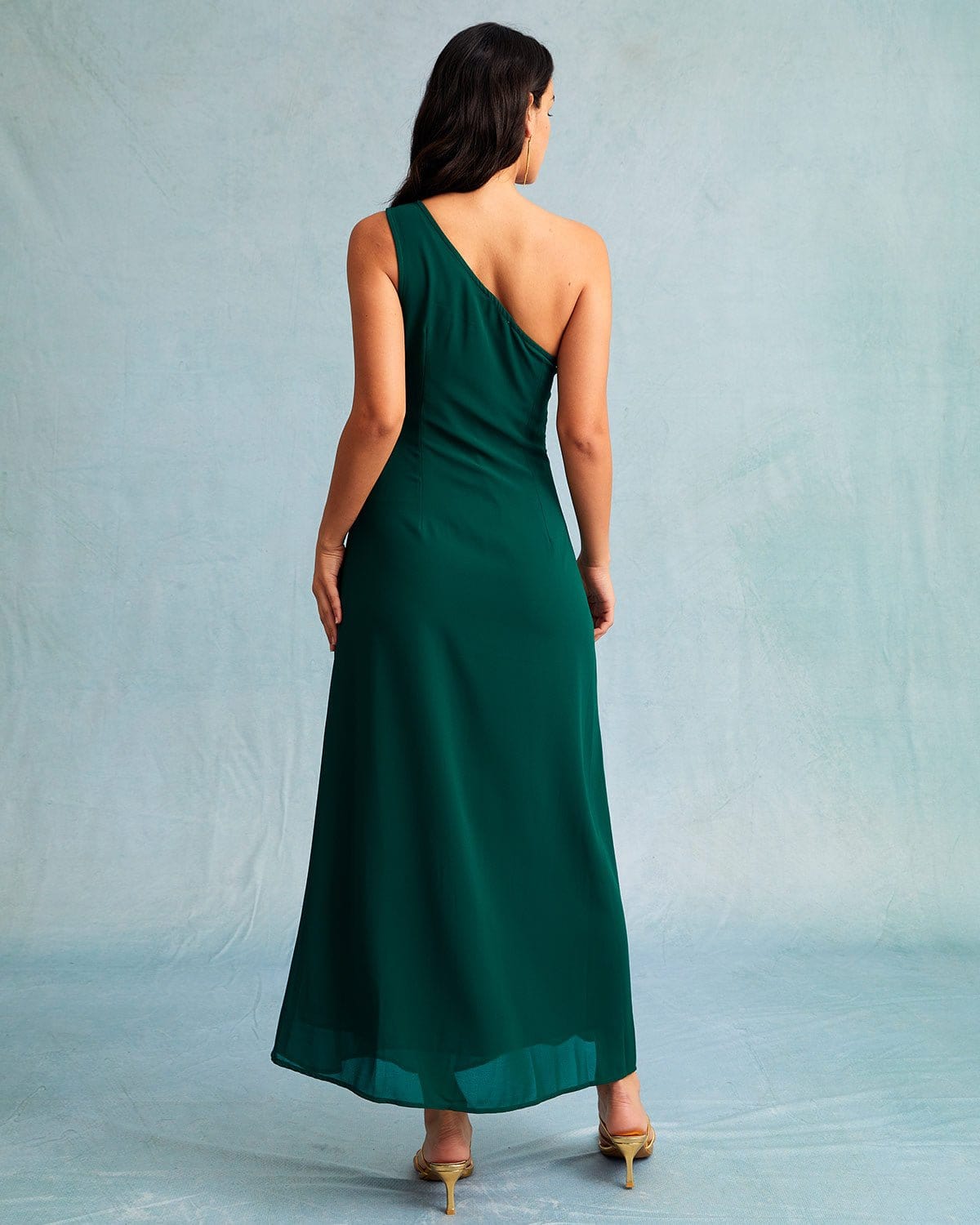 Vestido maxi verde de um ombro só, sem mangas