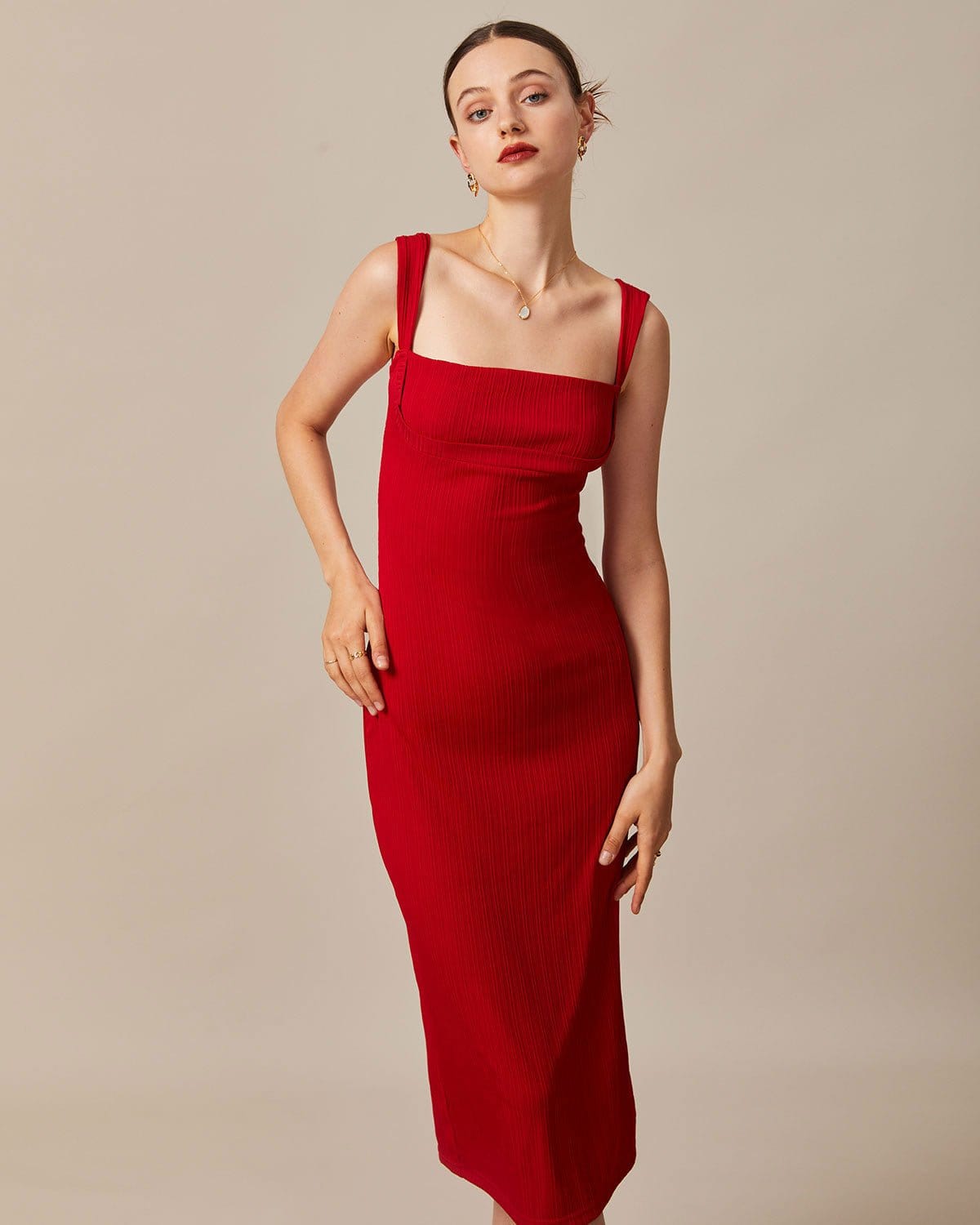 Vestido Canelado Midi com Decote Quadrado — Vermelho