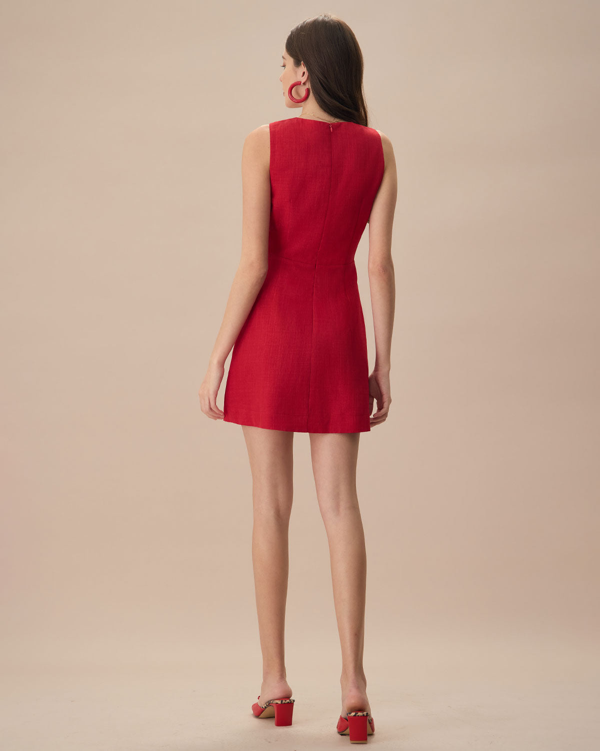 Vestido curto de linho sem mangas com decote em V — Vermelho