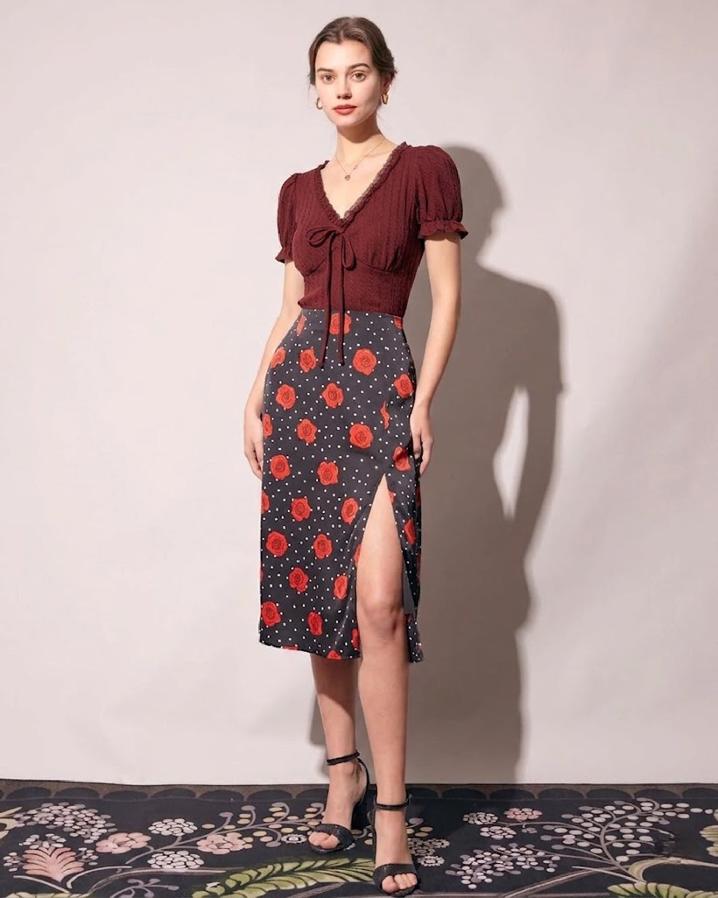 Camiseta texturizada com decote em V — Vinho