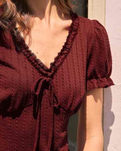 Camiseta texturizada com decote em V — Vinho