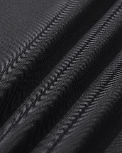 Maiô Preto com Decote em V e Detalhe Contrastante