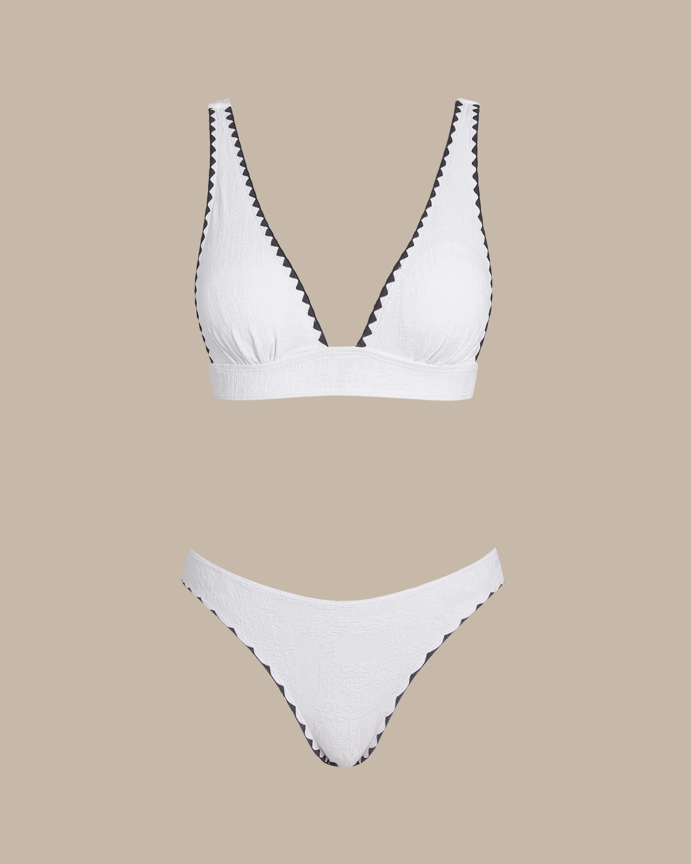 Conjunto de biquíni triângulo com cruzamento em X e detalhe em branco
