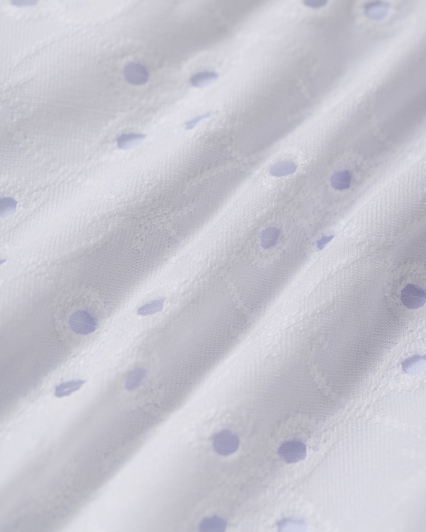 Conjunto de biquíni em jacquard branco com aro e cordão ajustável