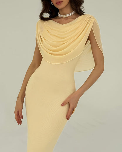 Vestido longo amarelo com decote drapeado e sem mangas