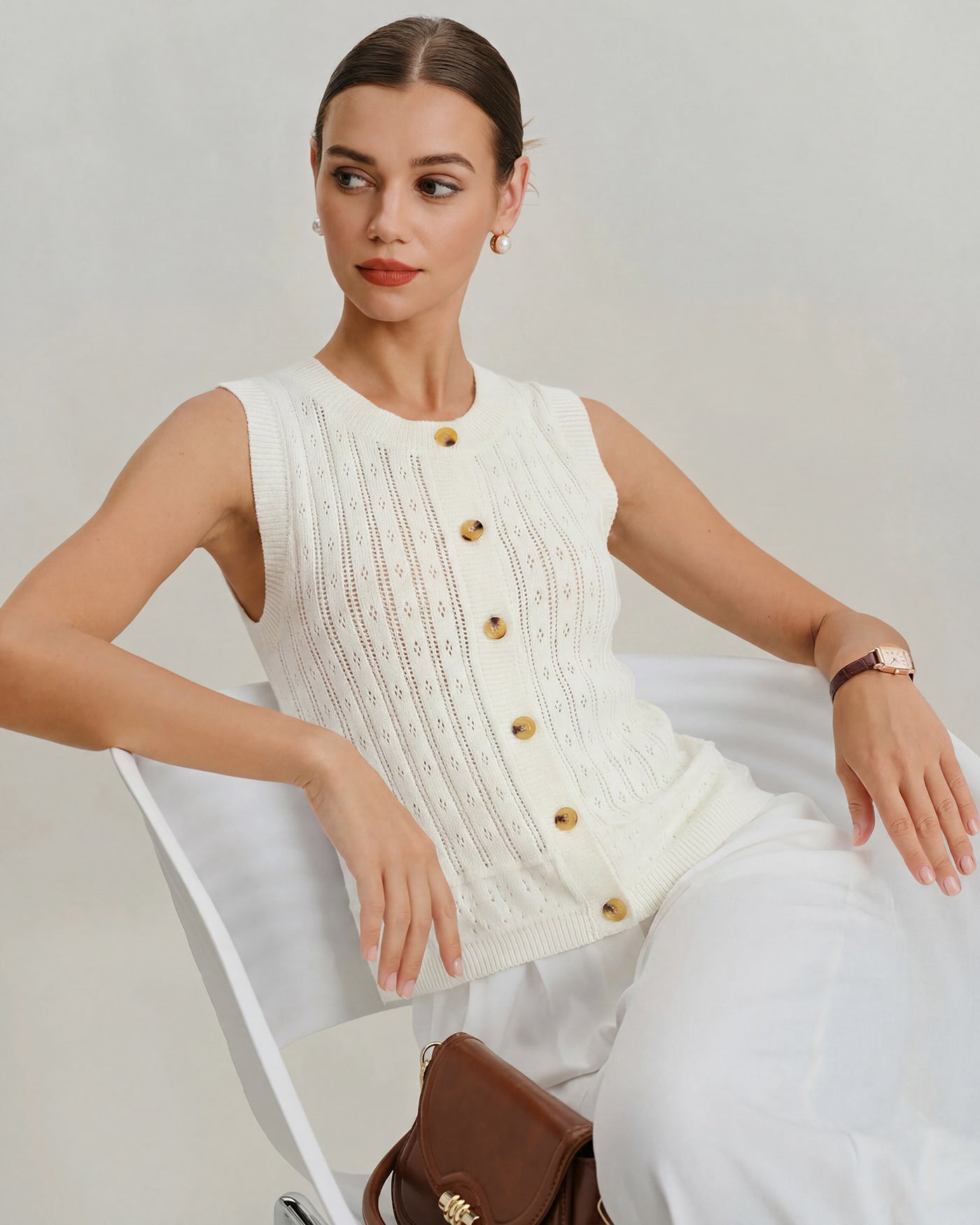 Cardigan de tricô branco com abotoamento simples