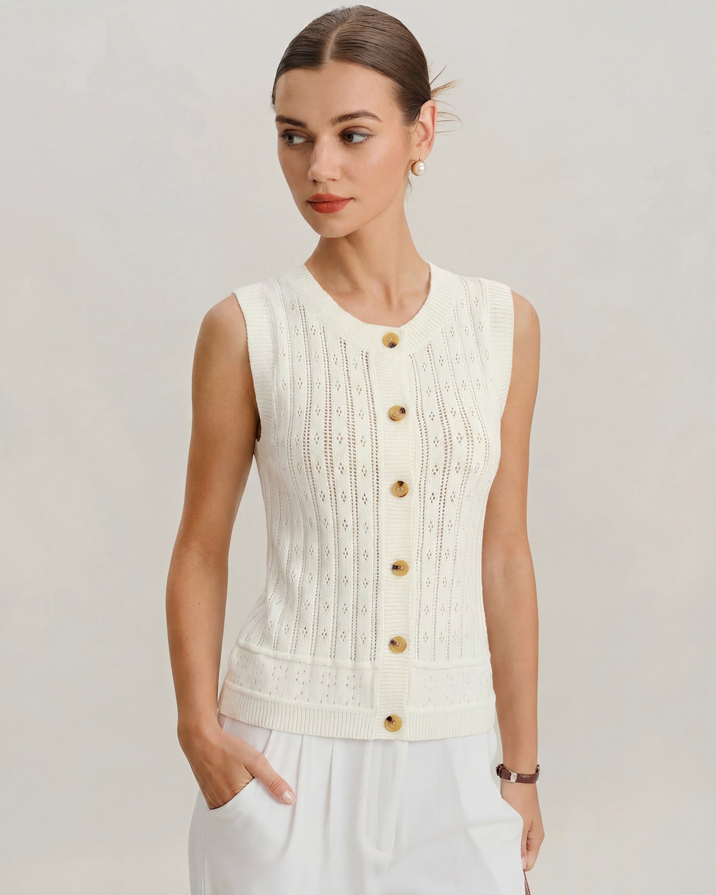 Cardigan de tricô branco com abotoamento simples