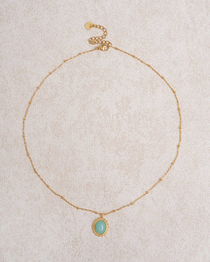 Colar com pingente em aço inoxidável dourado