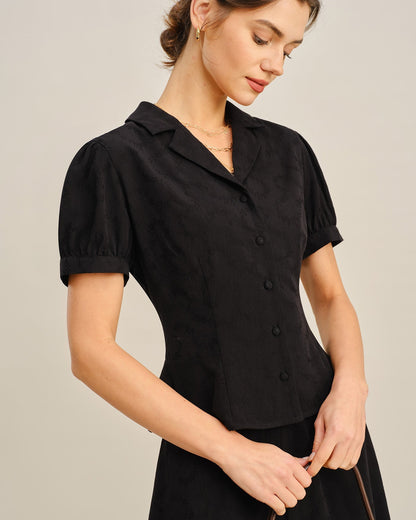 Blusa preta com gola bordada e botões