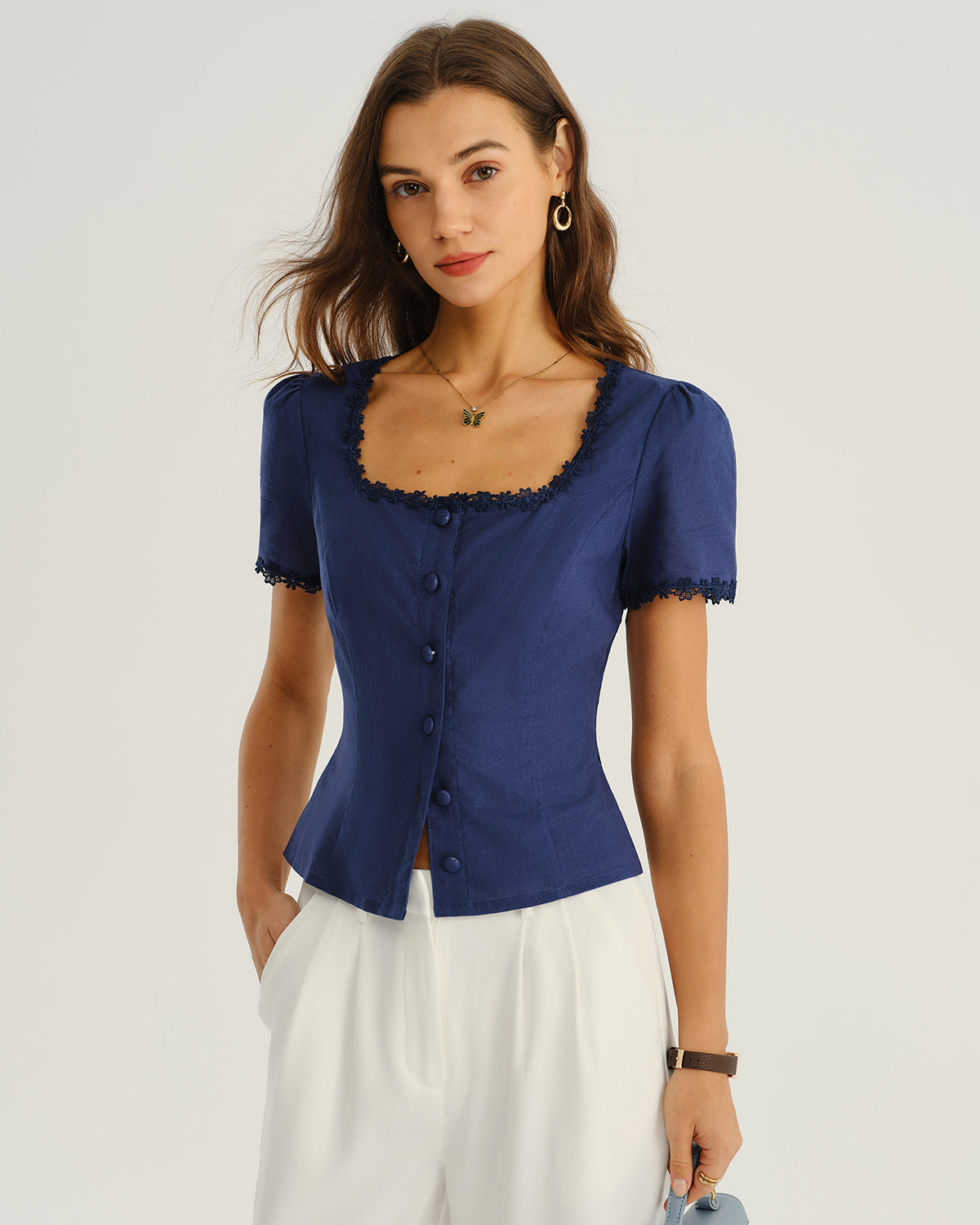 Blusa Azul Marinho com Decote Quadrado e Botões