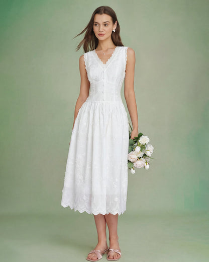 Vestido Midi Branco com Decote em V e Bordado